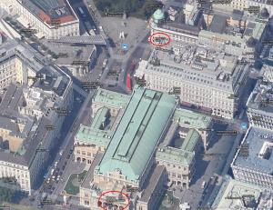 Що стосується згаданого Вами, Любов, інформаційного центру, то, згідно з інформацією на офіційному сайті Віденської опери, у опери є власний інфоцентр під назвою Info unter den Arkaden (інформаційний центр під аркадами)