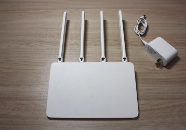 На відміну від свого побратима, Xiaomi Mini, Router-3 оснащений чотирма антенами, що створюють стабільну зону Wi-Fi до 50 м